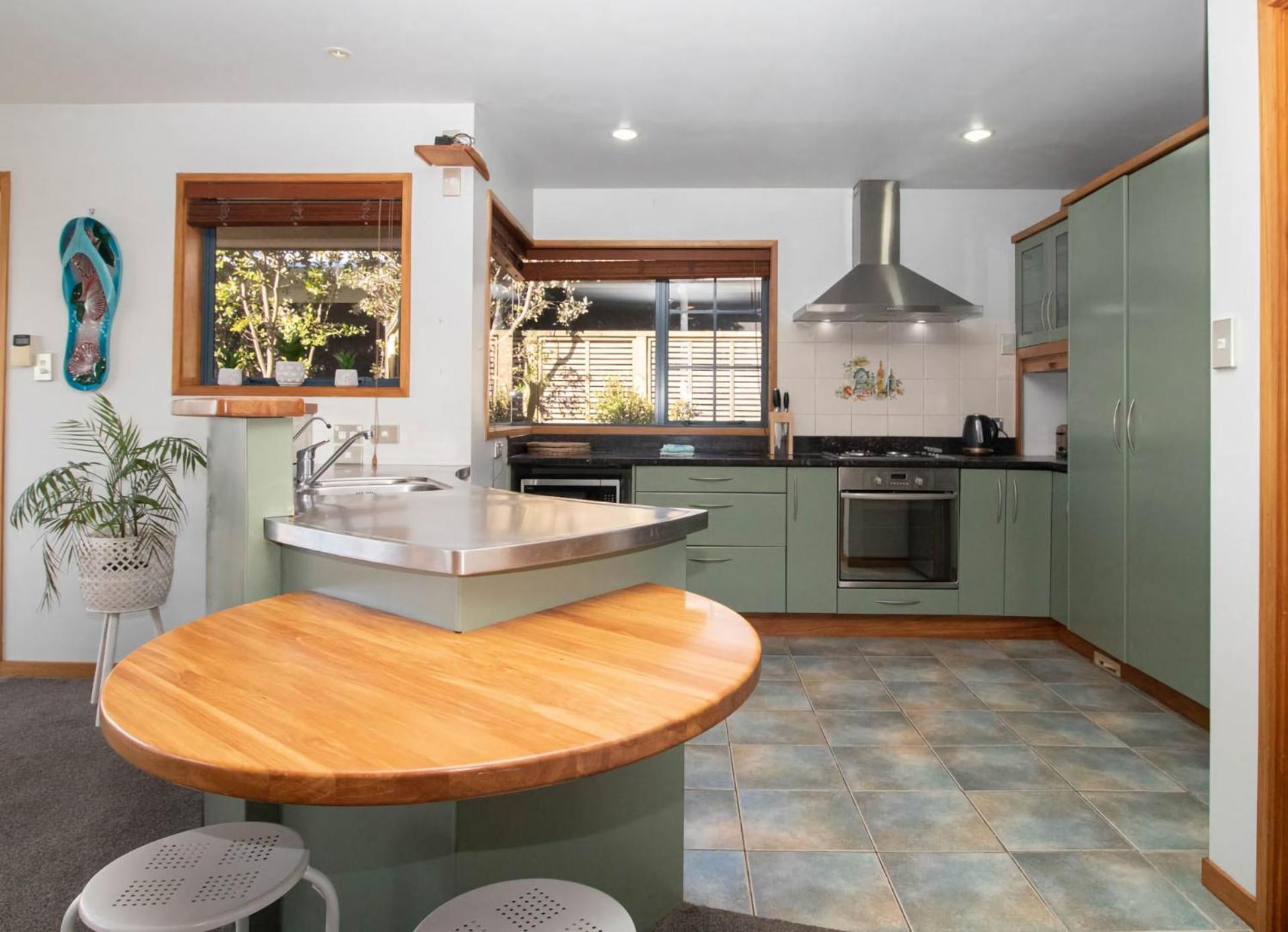 Beachfront Bliss On Wanaka Terrace Support Local Villa New Plymouth Eksteriør bilde